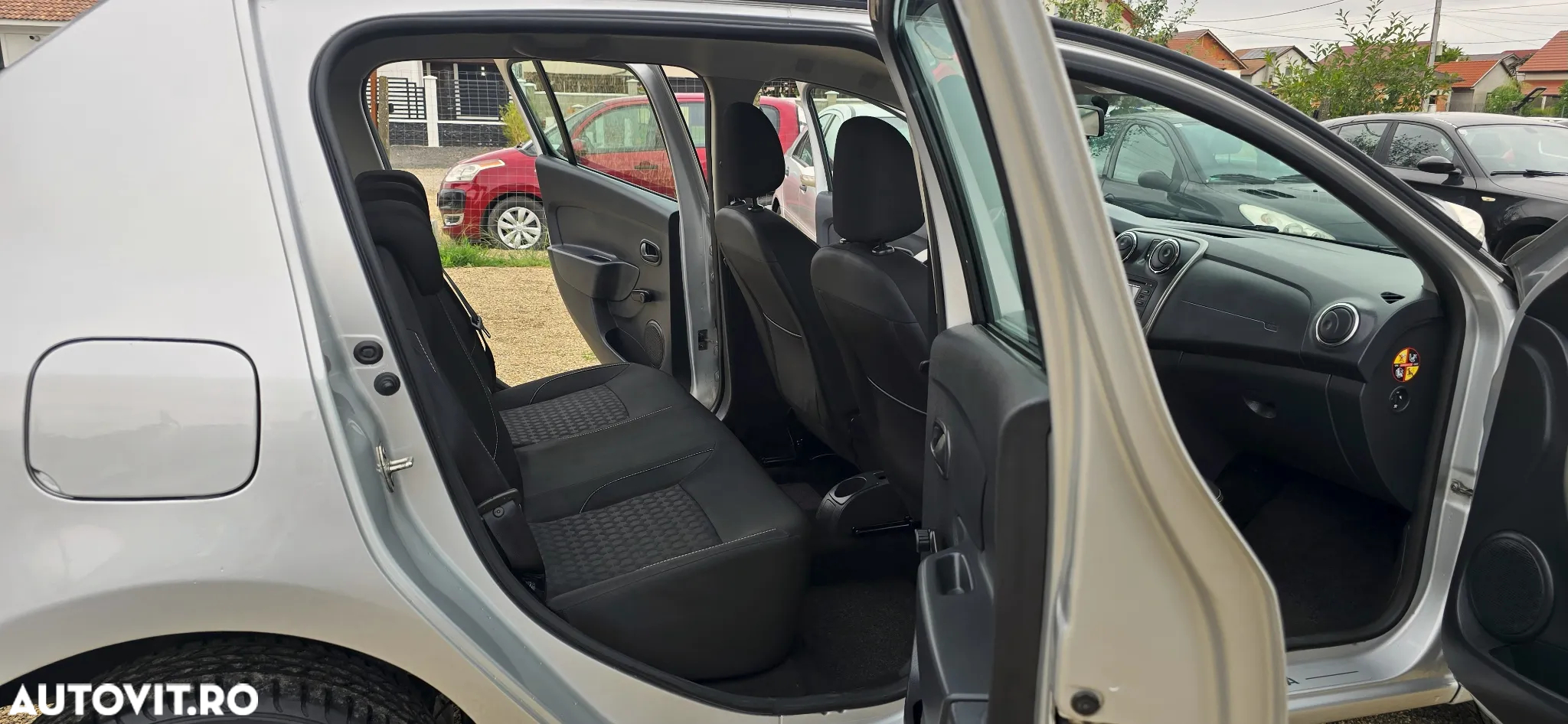 Dacia Sandero 1.2 75CP Laureate - 12