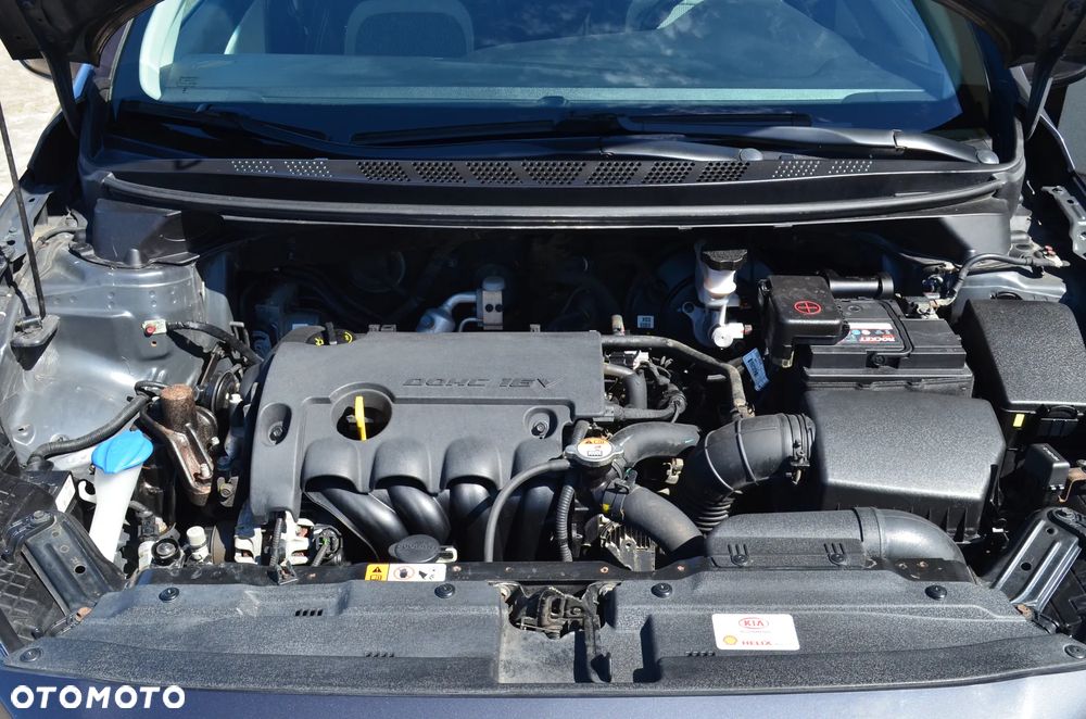 Kia Ceed 1.4 CVVT Fifa World Cup Edition - 36