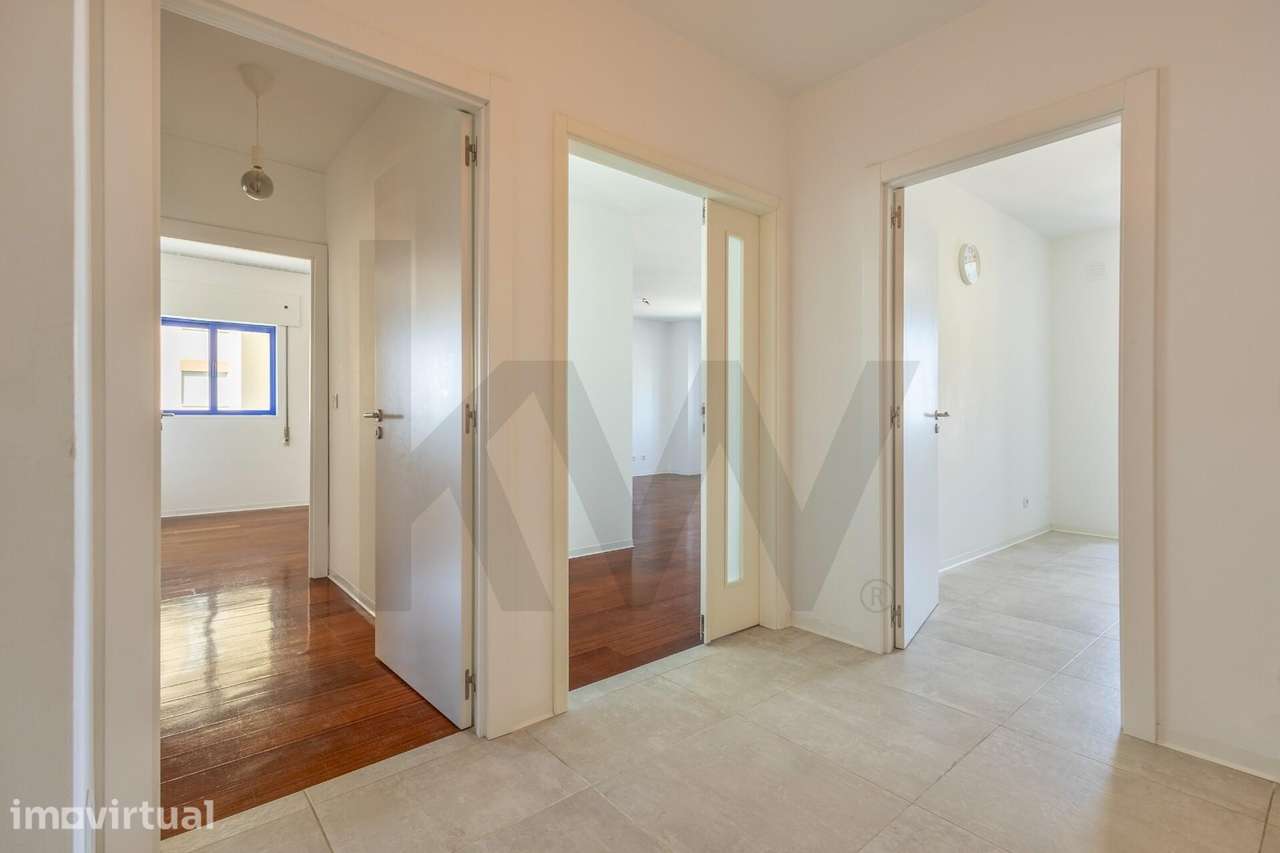 Apartamento T3 com Suite e Garagem junto ao Arrábida Shopping - Grande imagem: 3/22