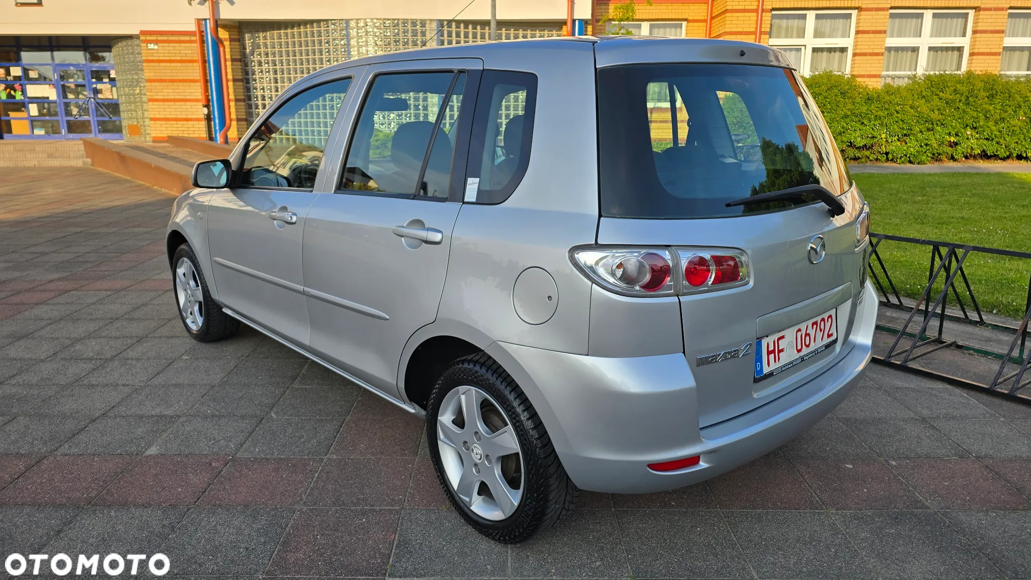 Mazda 2 - 4