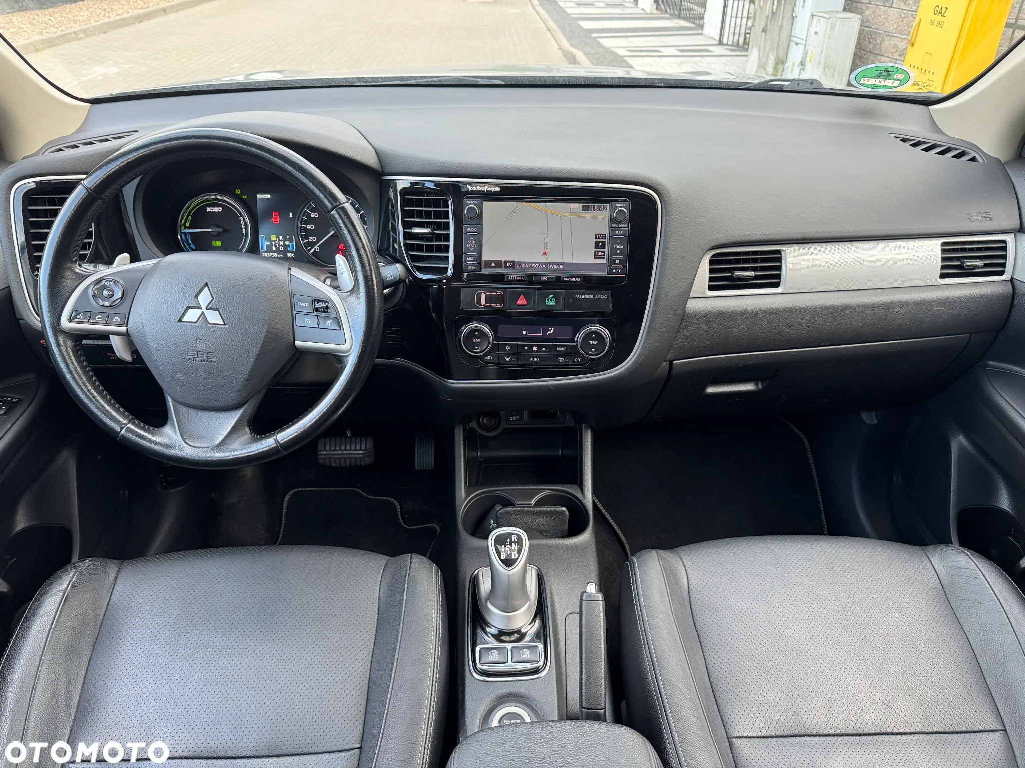 Mitsubishi Outlander PHEV Instyle NAVI + - 4