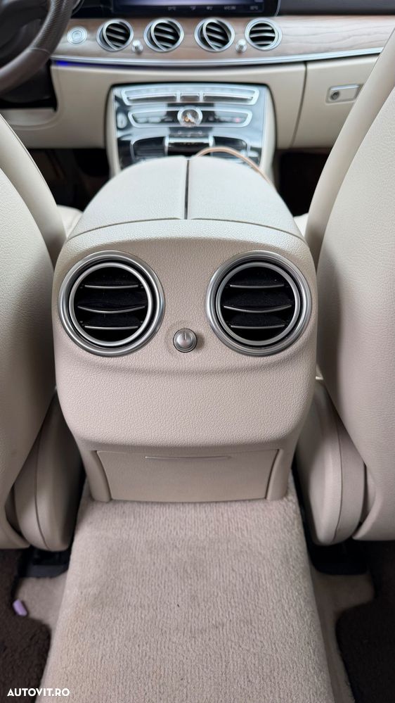 Mercedes-Benz E 220 d 4MATIC Aut. - 11