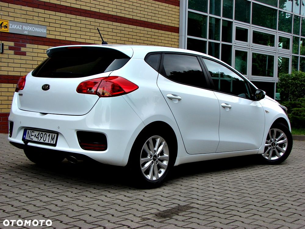 Kia Ceed 1.4 CVVT Dream Team Edition - 4