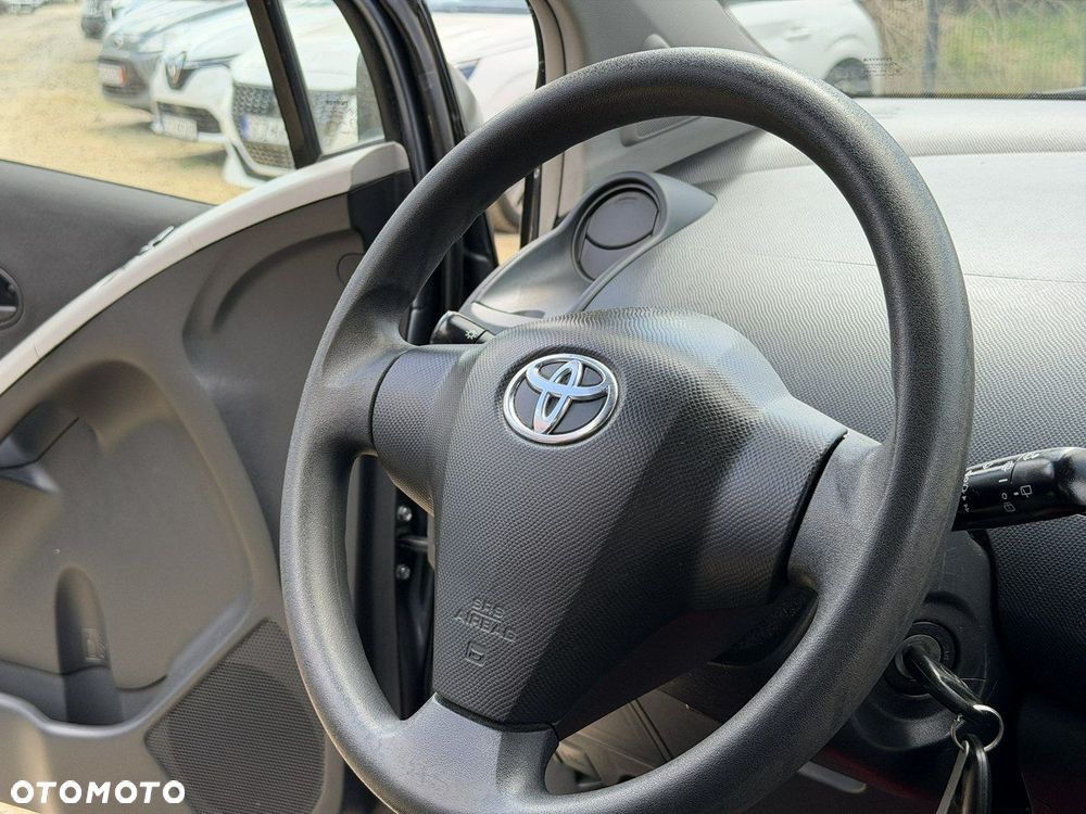 Toyota Yaris - 19