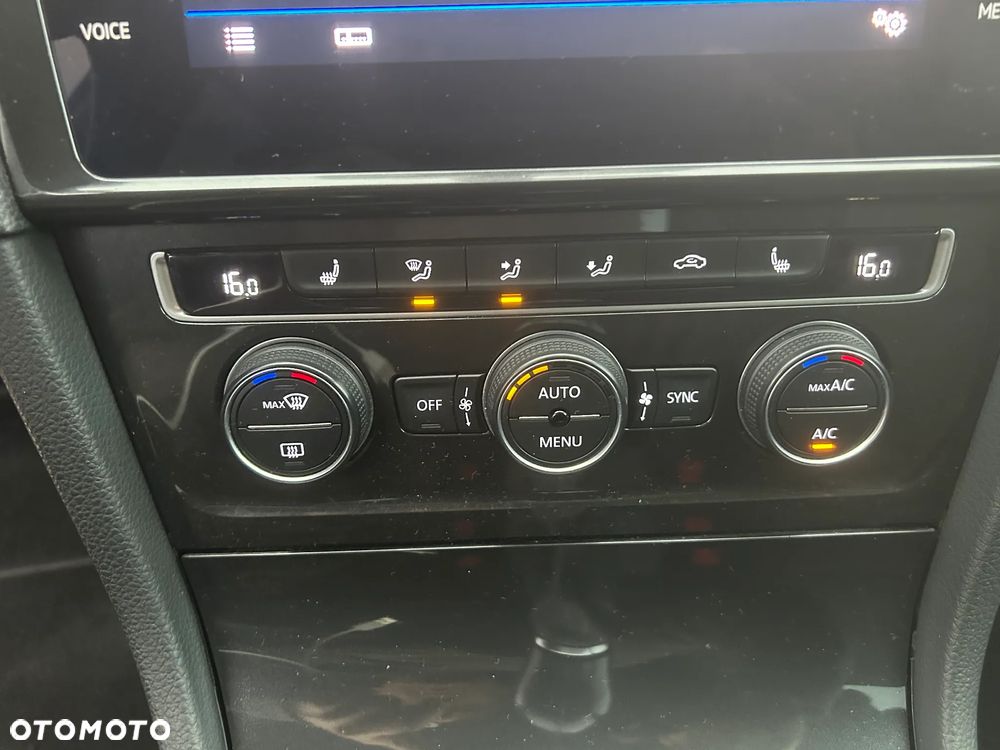 Volkswagen Golf 1.5 TSI BMT Comfortline - 28