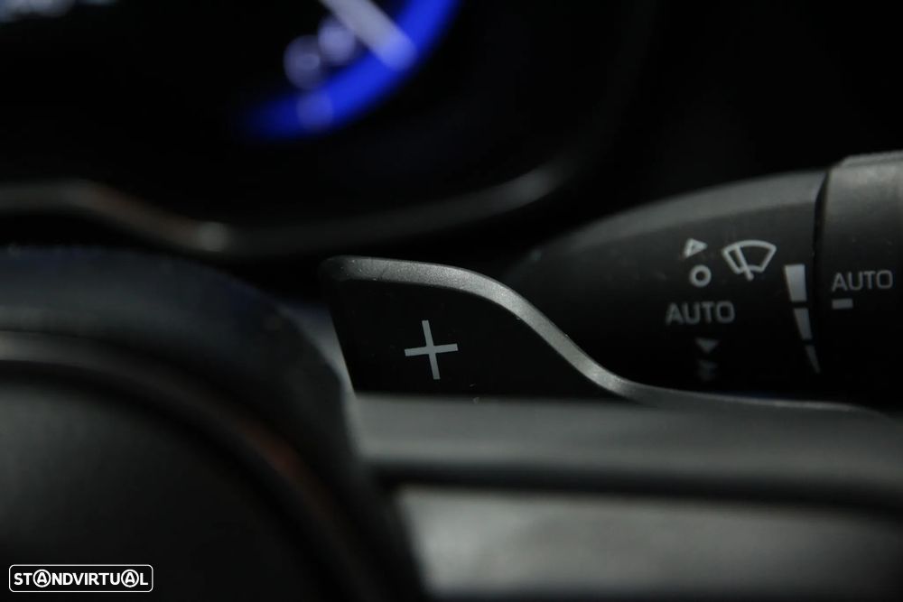 Toyota Corolla 2.0 Hybrid Square Collection - 21