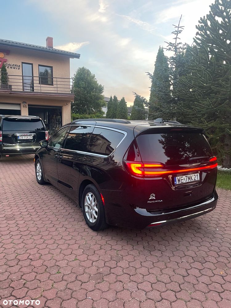 Chrysler Pacifica - 4