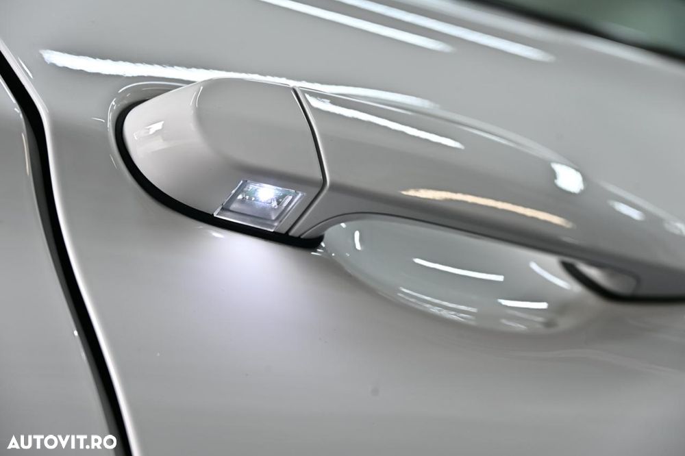 BMW Seria 3 330i xDrive Aut. M Sport - 34