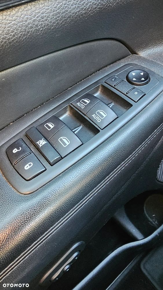 Jeep Grand Cherokee - 20