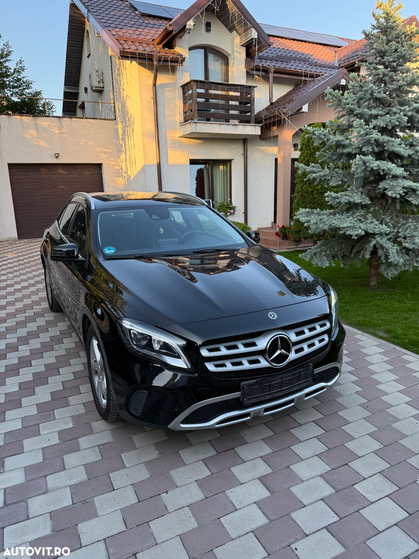 Mercedes-Benz GLA 250 4Matic 7G-DCT - 19