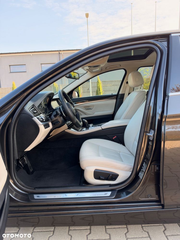 BMW Seria 5 530d xDrive Luxury Line - 20