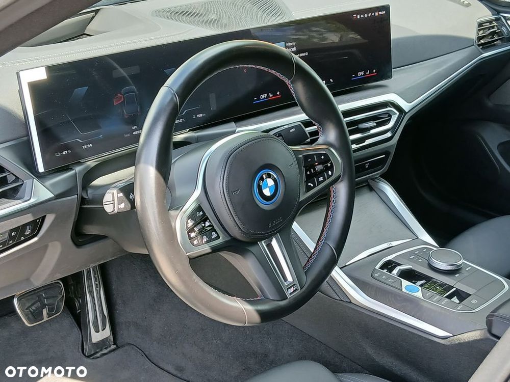 BMW i4 - 14