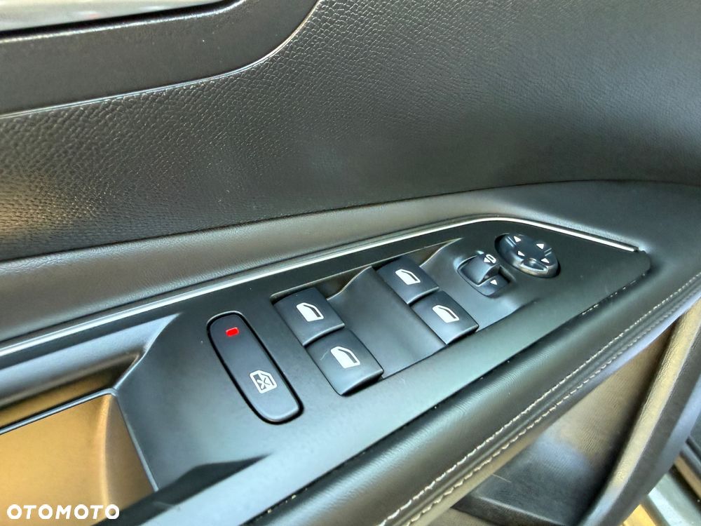 Peugeot 3008 PureTech 130 Stop & Start GPF EAT8 Active Business-Paket - 22