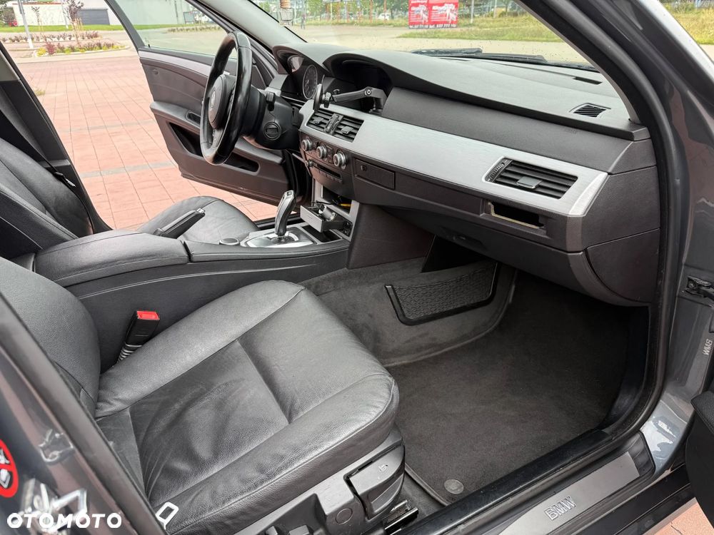 BMW Seria 5 525d xDrive - 3