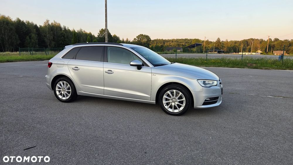 Audi A3 Sportback 2.0 TDI S line Sportpaket - 17