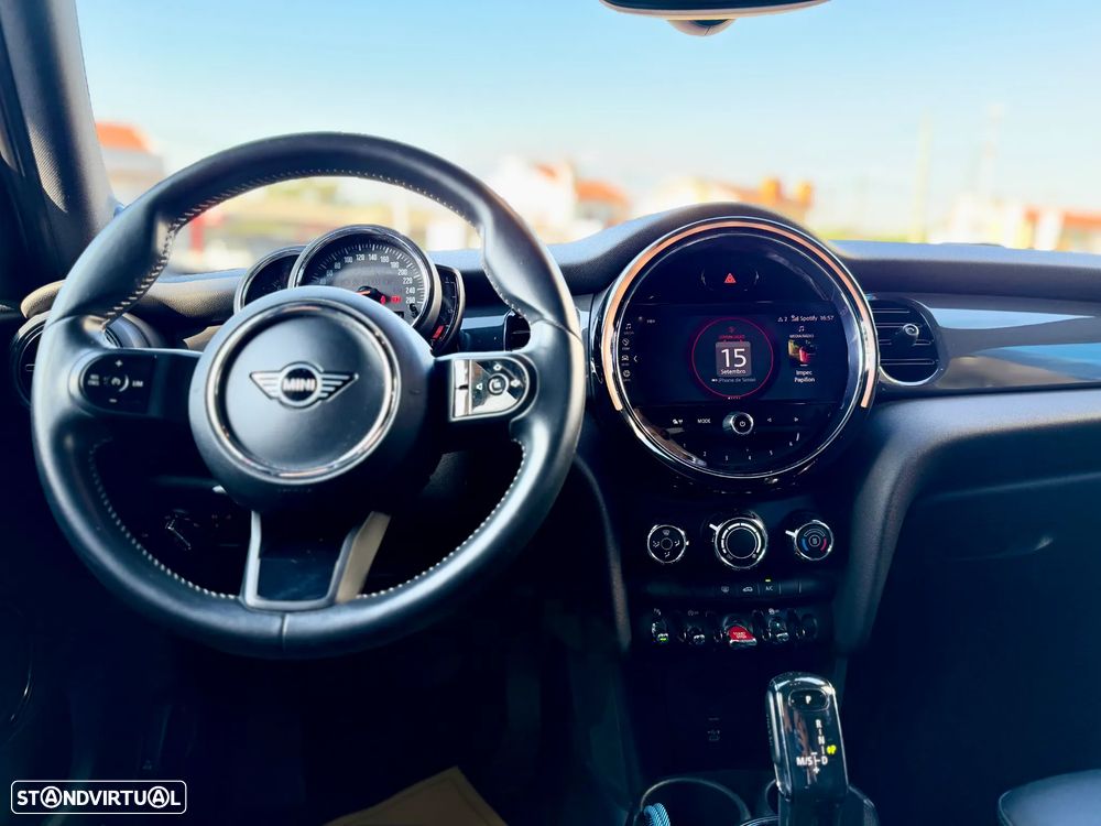 MINI 5 Portas Cooper Auto - 15