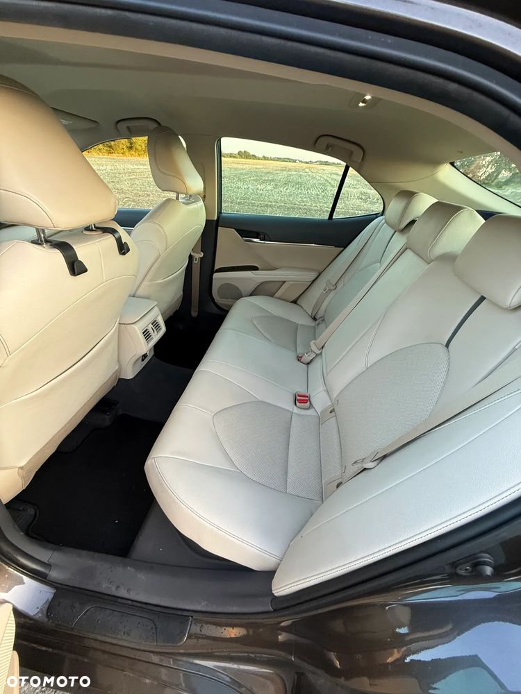 Toyota Camry 2.5 Hybrid Executive CVT - 7