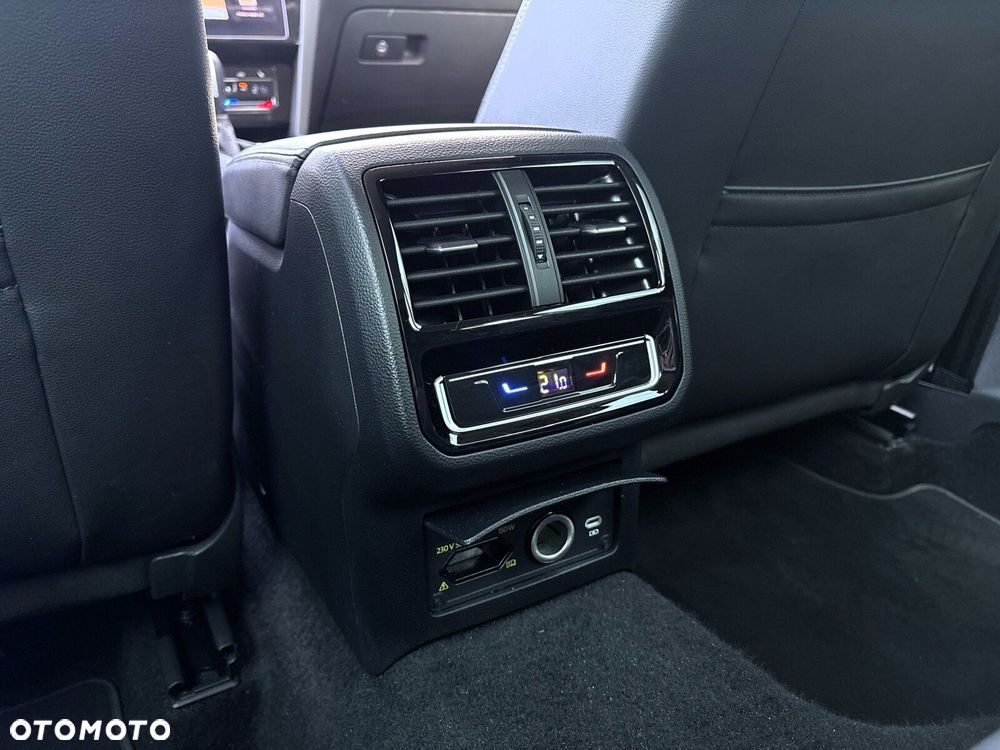 Volkswagen Passat - 31