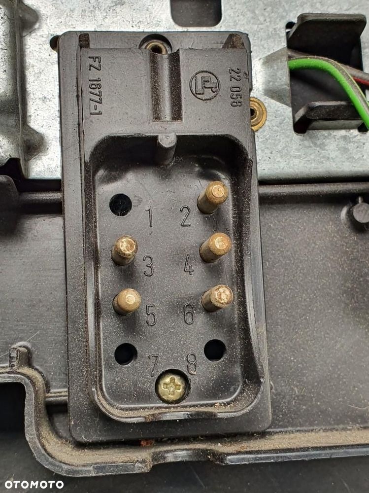 LAMPA PRAWY TYŁ TYLNA MERCEDES W126 EUROPA - 9