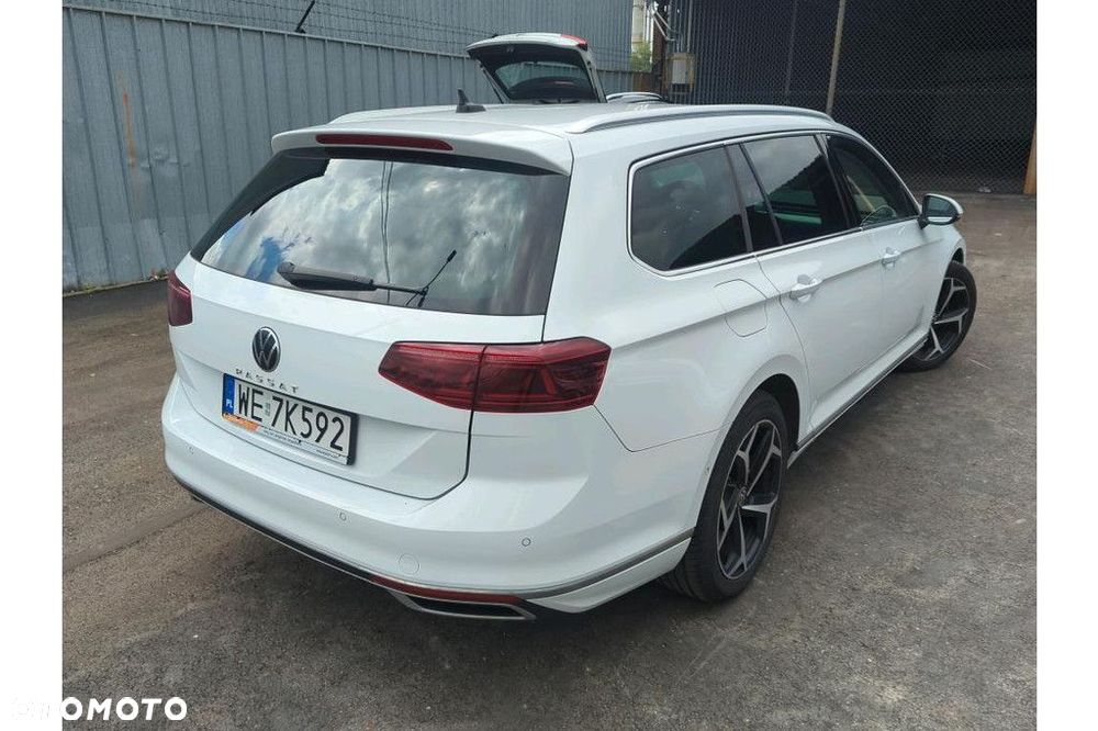 Volkswagen Passat Variant 1.5 TSI EVO Elegance DSG - 3