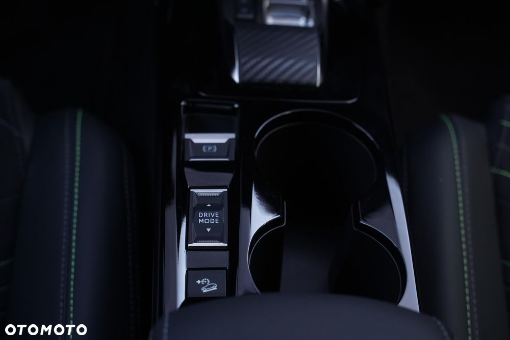 Peugeot 2008 PureTech mHEV GT e-DCS6 - 22