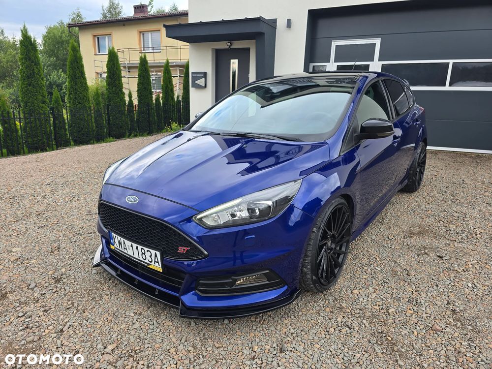 Ford Focus 2.0 EcoBoost ST mit Leder-Exclusiv-Paket - 2