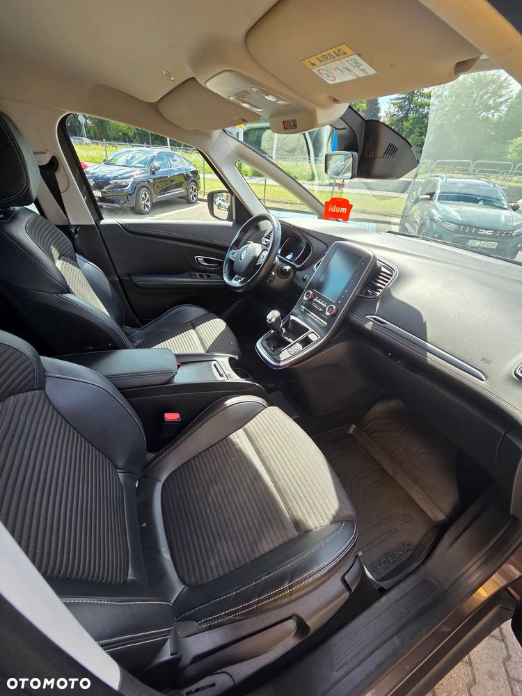 Renault Grand Scenic - 12