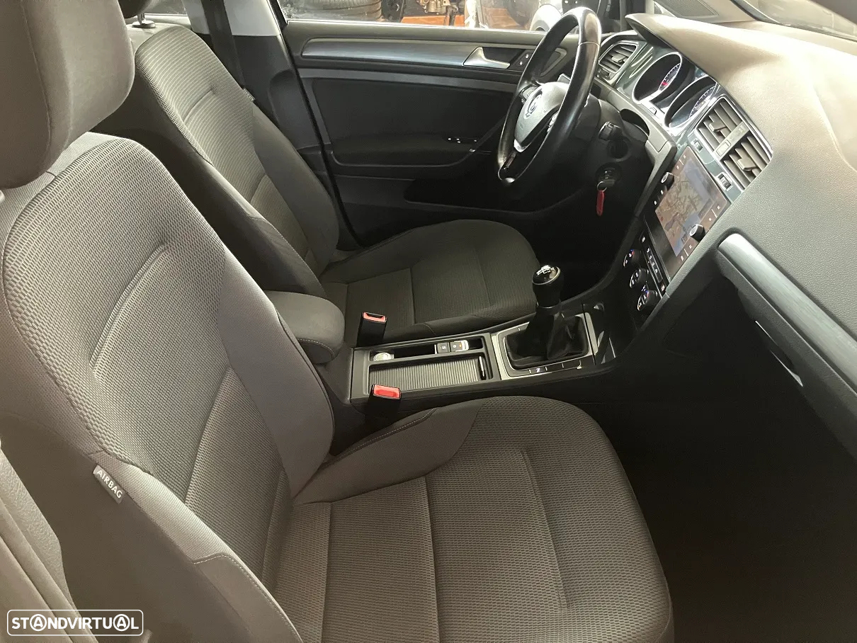 VW Golf Variant 1.6 TDi Confortline - 17
