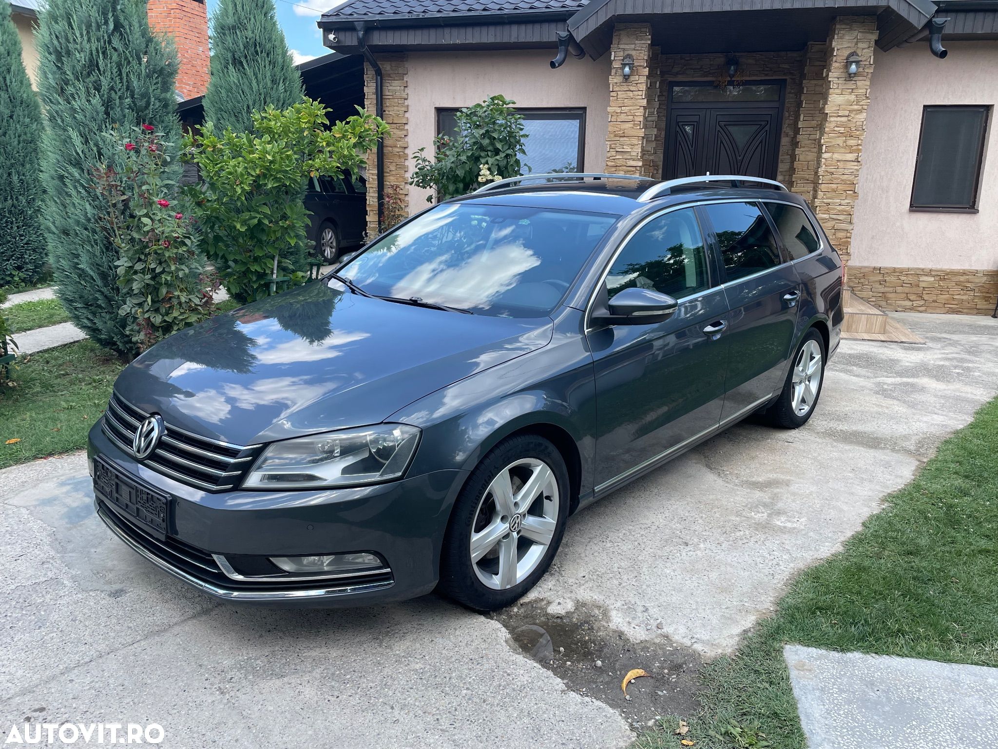 Volkswagen Passat - 1