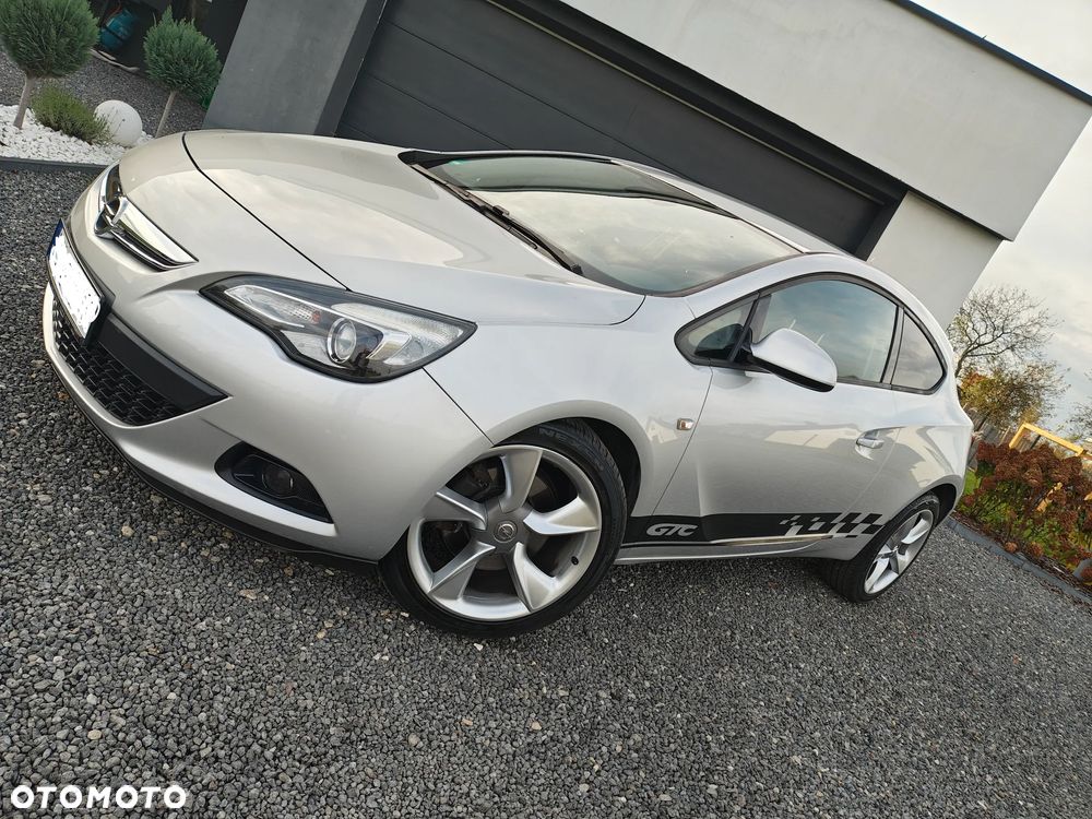 Opel Astra GTC 1.4 Turbo - 2