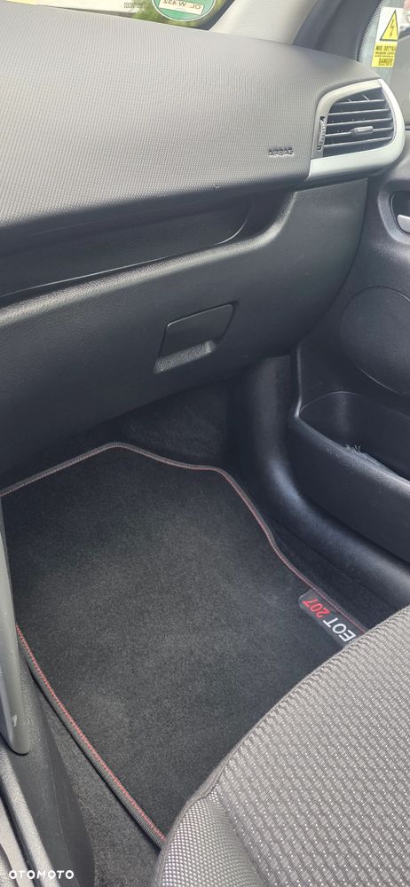 Peugeot 207 75 Urban Move - 26