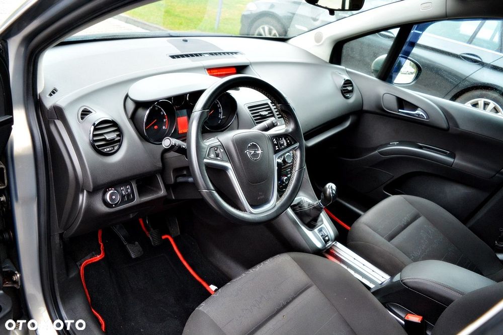 Opel Meriva 1.4 T Essentia S&S - 14