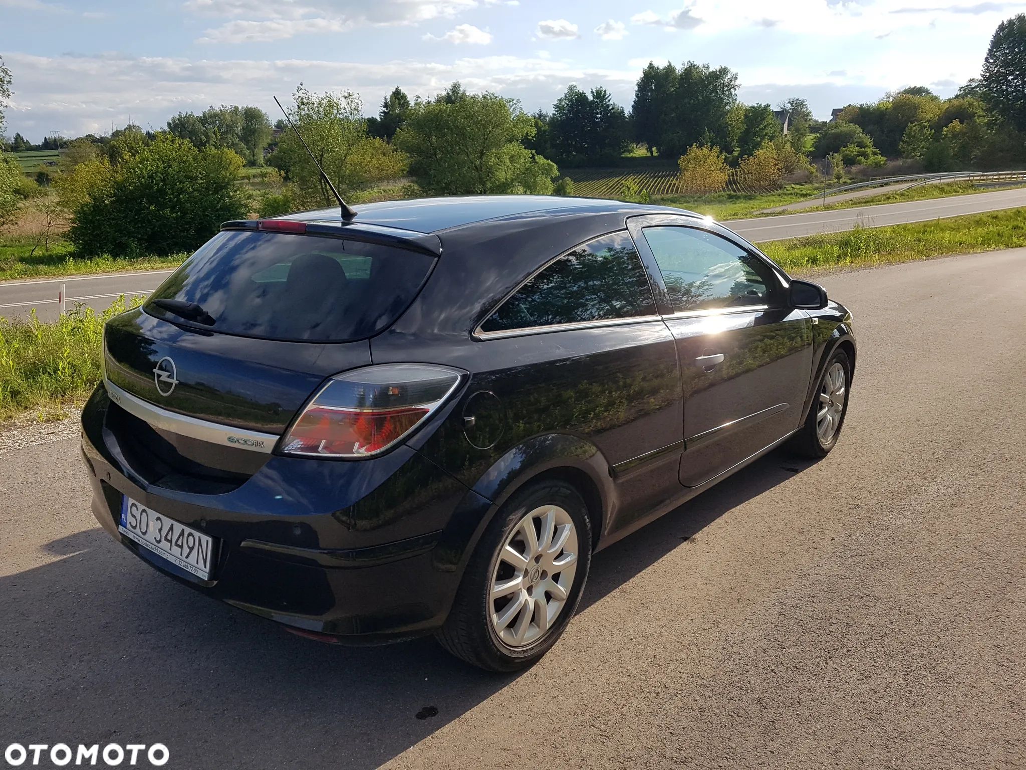 Opel Astra III GTC 1.4 Enjoy - 1
