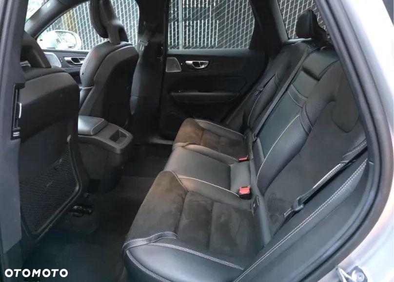 Volvo XC 60 T6 AWD R-Design - 11