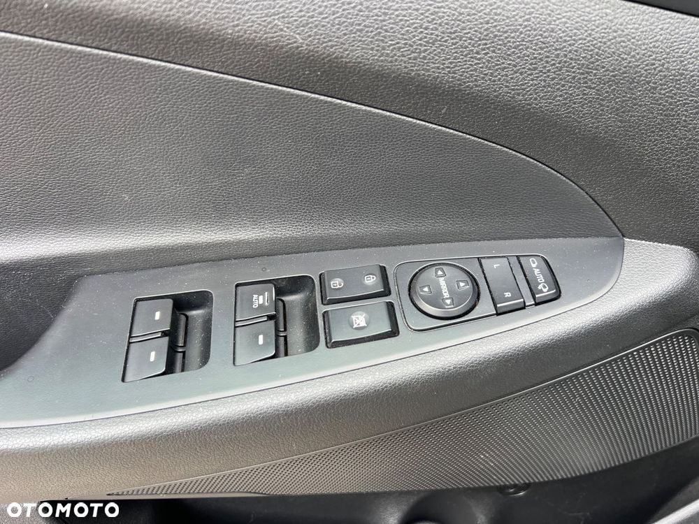 Hyundai Tucson 2.0 CRDI 2WD Style - 17