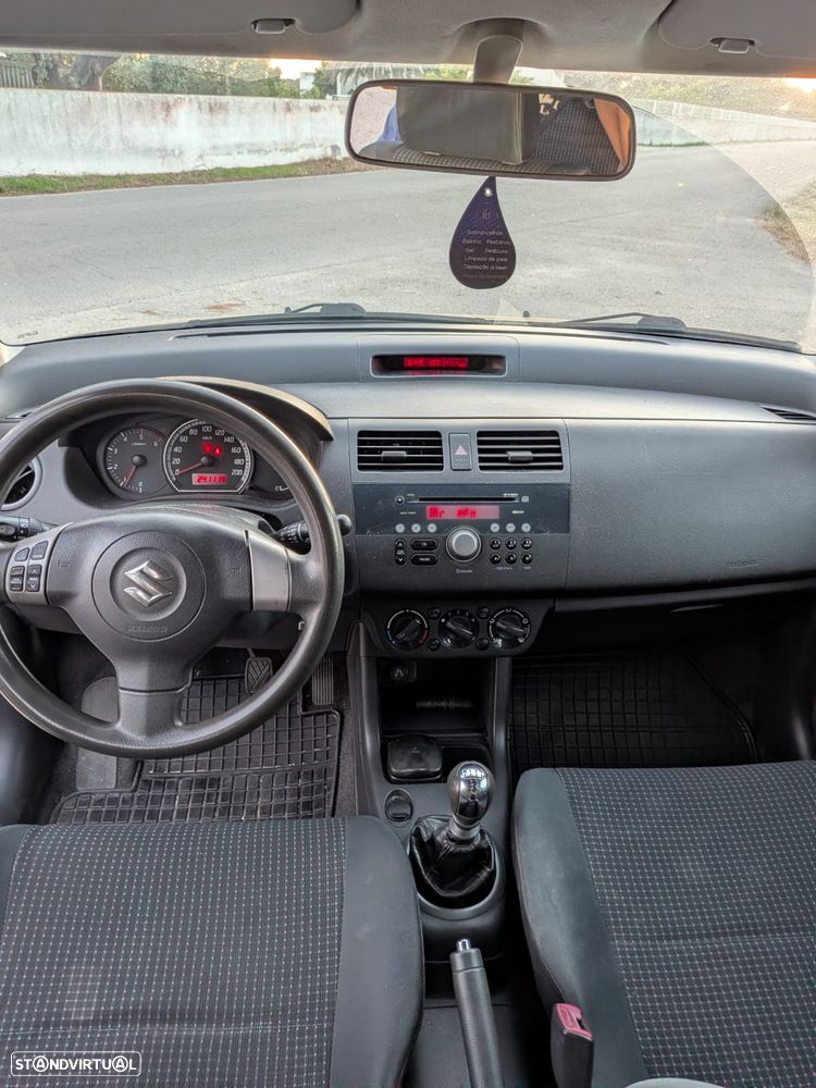 Suzuki Swift 1.3 DDiS GLX - 4