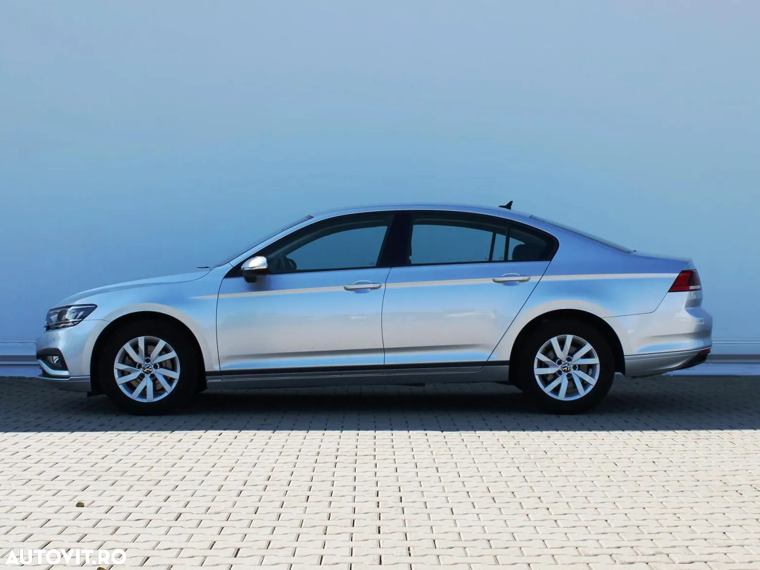 Volkswagen Passat 1.5 TSI ACT Trendline - 2
