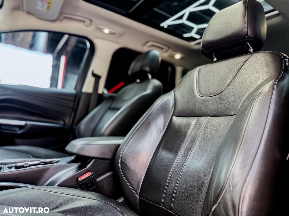 Ford Kuga 2.0 TDCi 4WD Powershift Titanium - 9