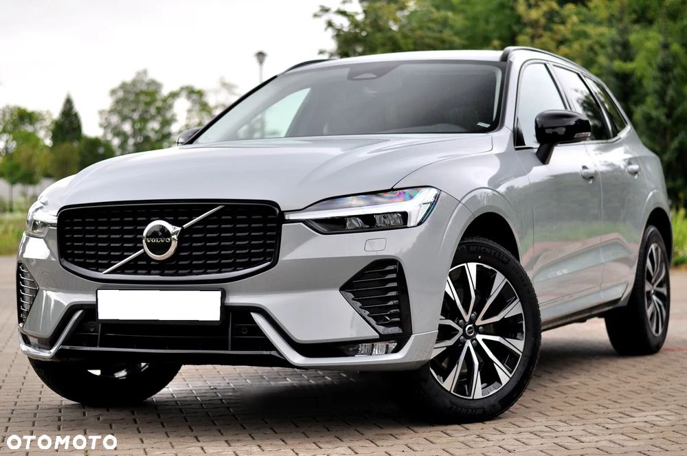 Volvo XC 60 B4 D Plus Dark - 12