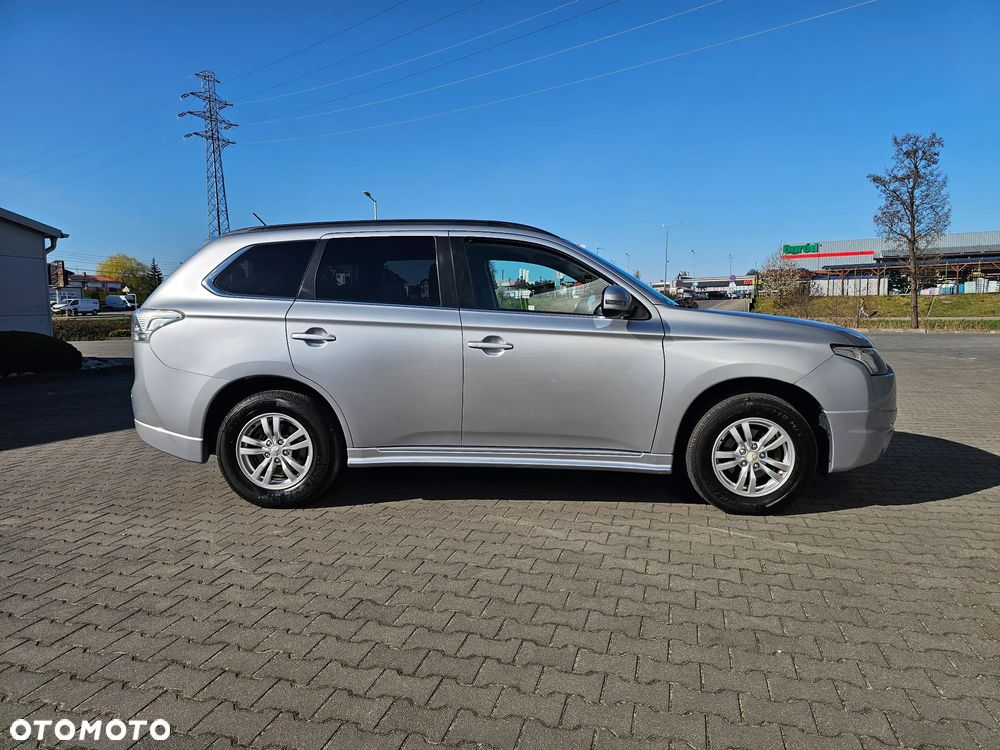 Mitsubishi Outlander 2.2 DI-D 2WD Plus - 6