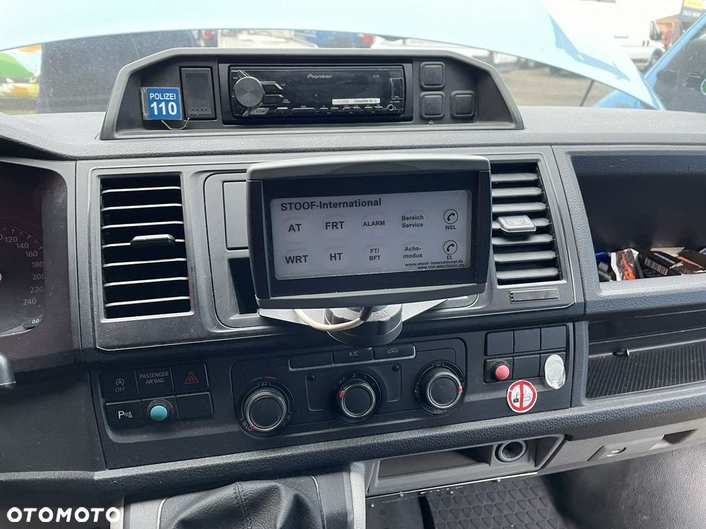 Volkswagen Transporter - 12