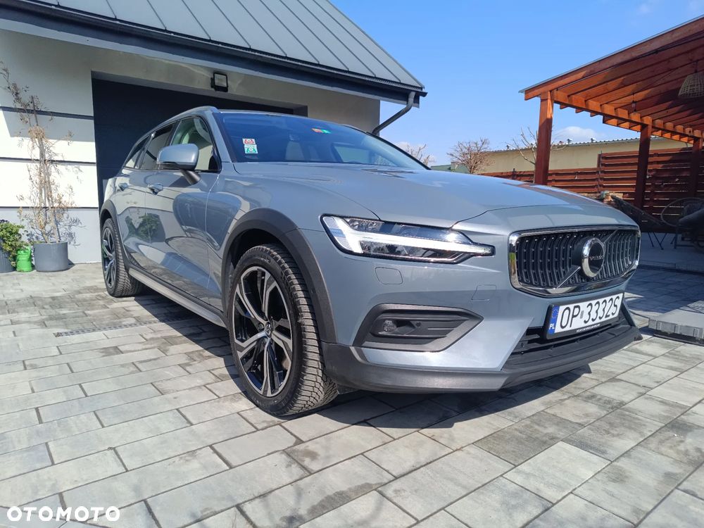 Volvo V60 Cross Country Plus B5 B AWD - 12