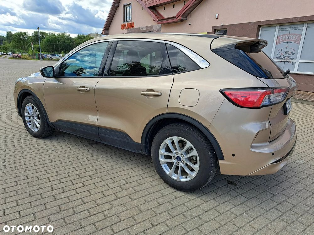 Ford Kuga - 10