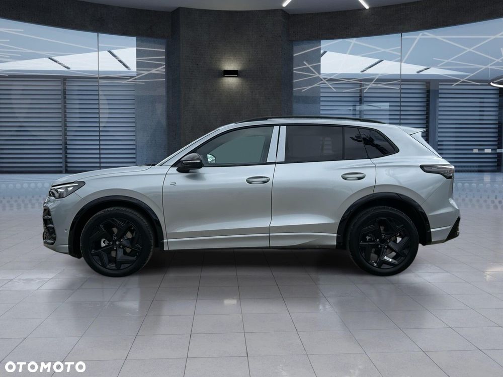 Volkswagen Tiguan - 11