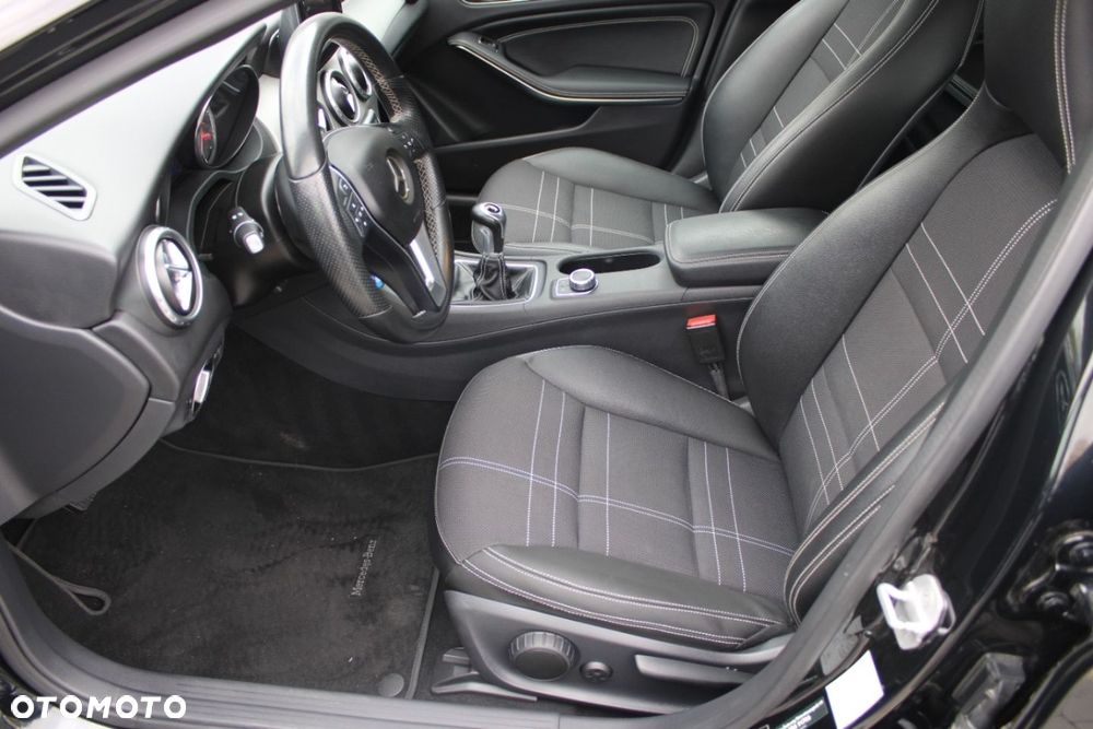 Mercedes-Benz GLA - 22