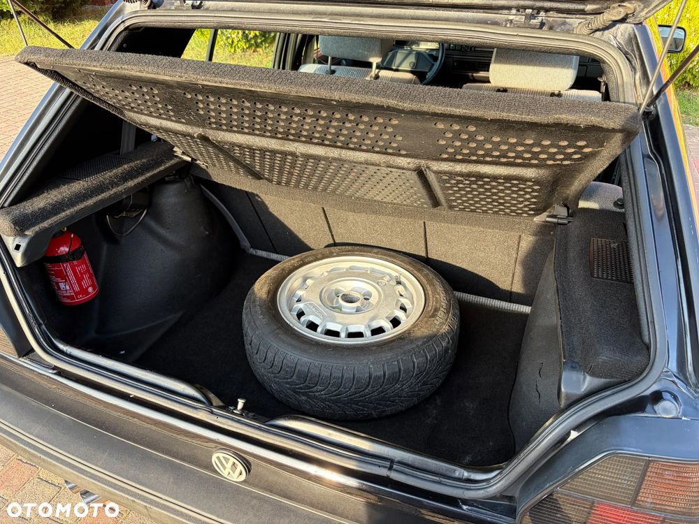 Volkswagen Golf - 5