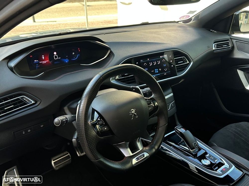 Peugeot 308 1.2 PureTech GT EAT8 - 7
