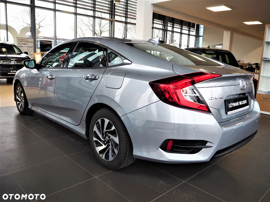 Honda Civic 1.5 T Comfort - 11