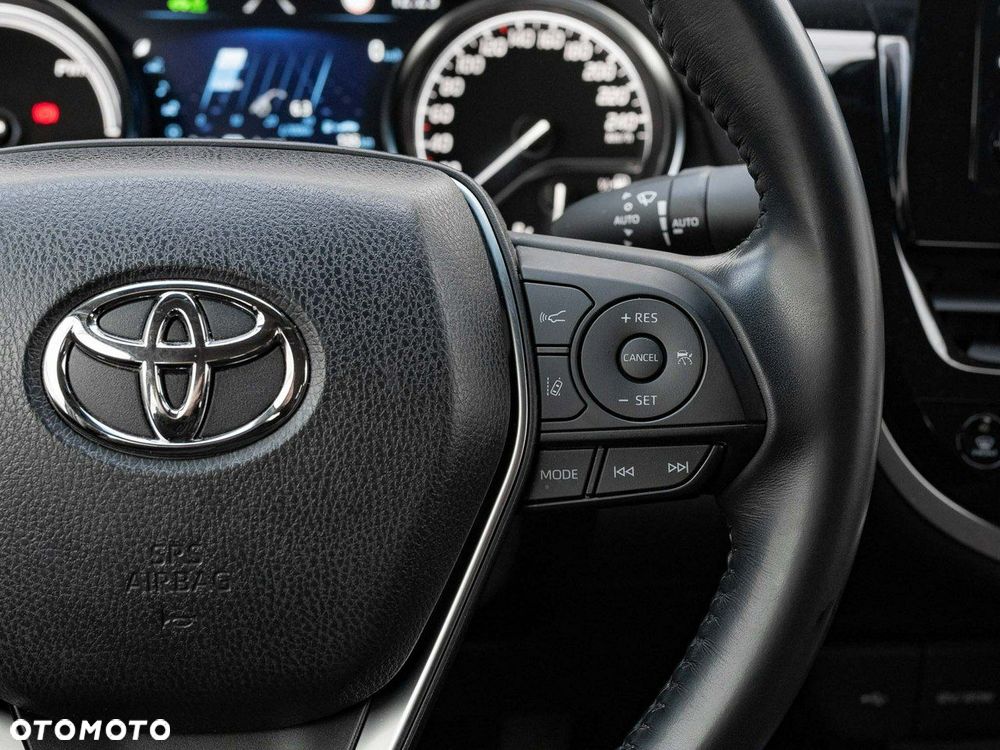 Toyota Camry - 16