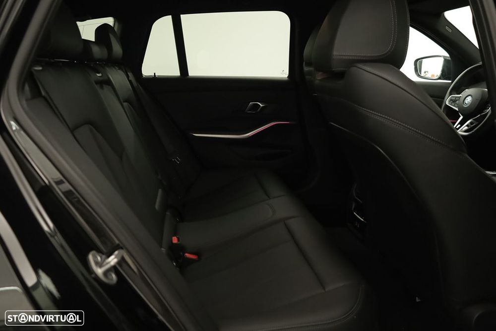 BMW 330 e Edição Desportiva M Auto - 22